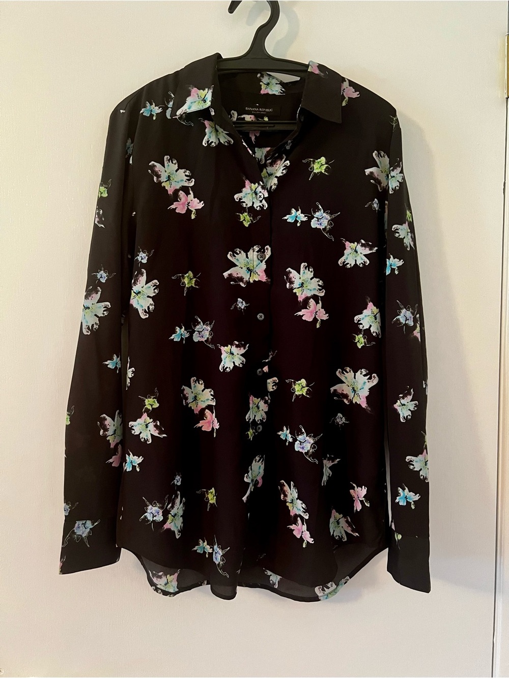 Banana republic Dillon Button Down Black Floral Shirt Size M